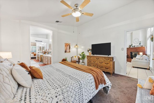 10106 Boone Valley Drive, Bakersfield, CA 93312