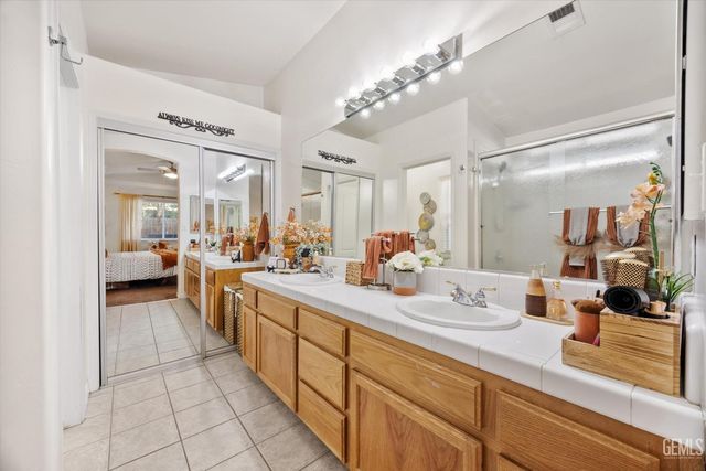 10106 Boone Valley Drive, Bakersfield, CA 93312