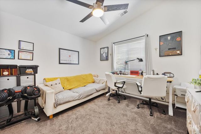 10106 Boone Valley Drive, Bakersfield, CA 93312