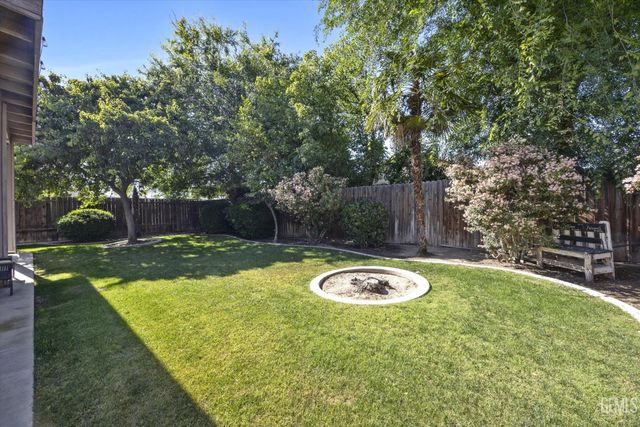 10106 Boone Valley Drive, Bakersfield, CA 93312
