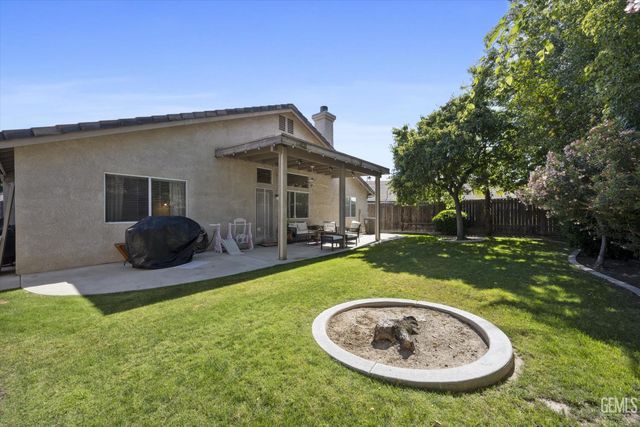 10106 Boone Valley Drive, Bakersfield, CA 93312