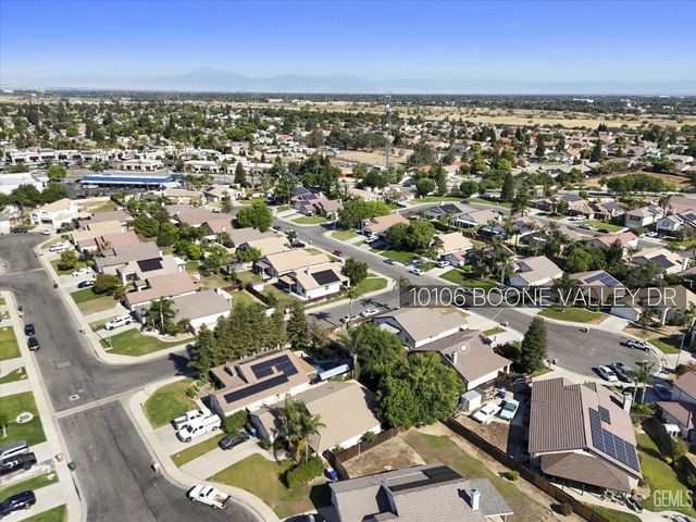 10106 Boone Valley Drive, Bakersfield, CA 93312