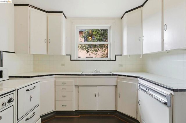 1529 1529 Ada St, Berkeley, CA 94703