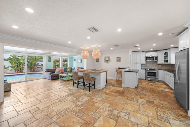 1082 SW 3rd Street, Boca Raton, FL 33486