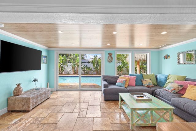 1082 SW 3rd Street, Boca Raton, FL 33486