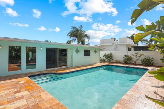 1082 SW 3rd Street, Boca Raton, FL 33486