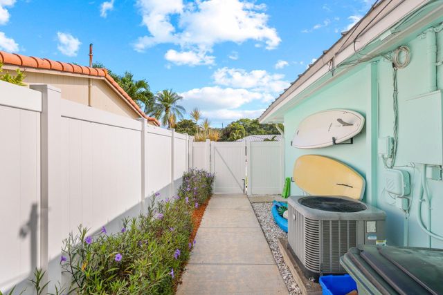 1082 SW 3rd Street, Boca Raton, FL 33486