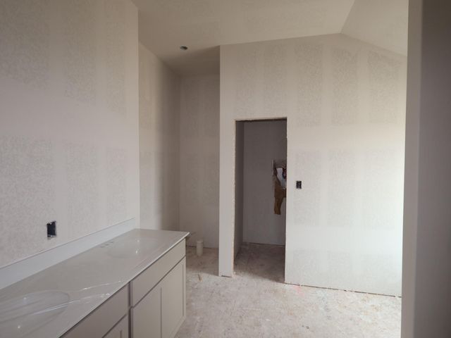 162 Heritage Forest PKWY, Dripping Springs, TX 78620