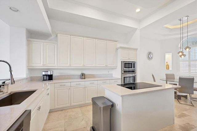 3409 54TH DRIVE W 102, Bradenton, FL 34210