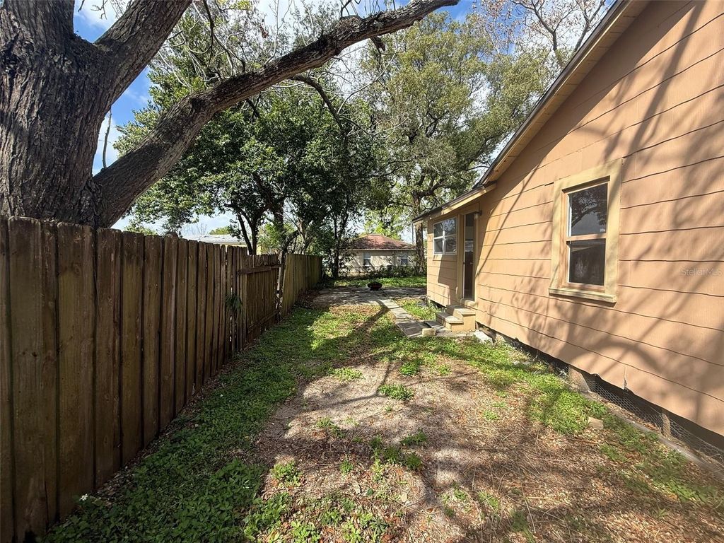 Image 15 of property listing at 3612 N 52ND STREET, Tampa, FL 33619