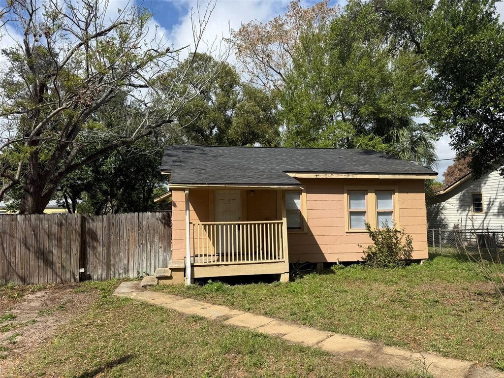 Image 3 of property listing at 3612 N 52ND STREET, Tampa, FL 33619