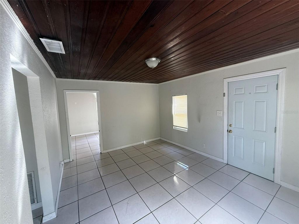Image 5 of property listing at 3612 N 52ND STREET, Tampa, FL 33619