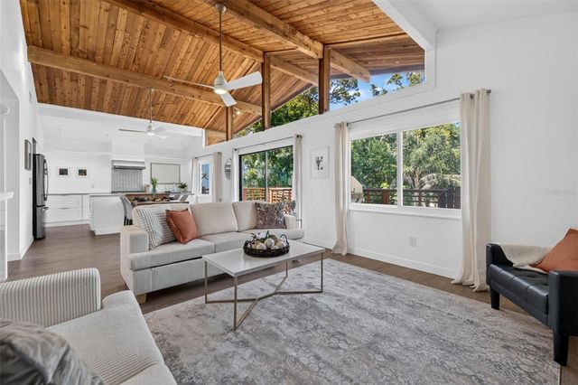 1300 PLEASANT WAY S, St Petersburg, FL 33705