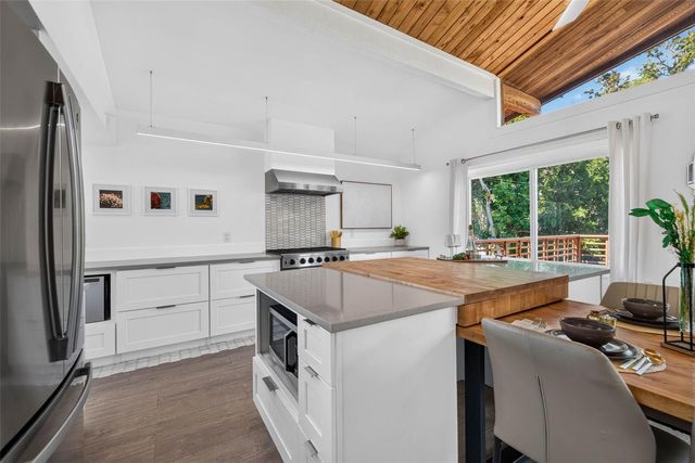 1300 PLEASANT WAY S, St Petersburg, FL 33705