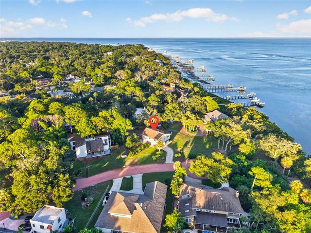 1300 PLEASANT WAY S, St Petersburg, FL 33705
