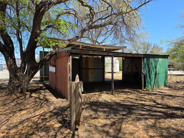 3103 Coggin Avenue, Brownwood, TX 76801