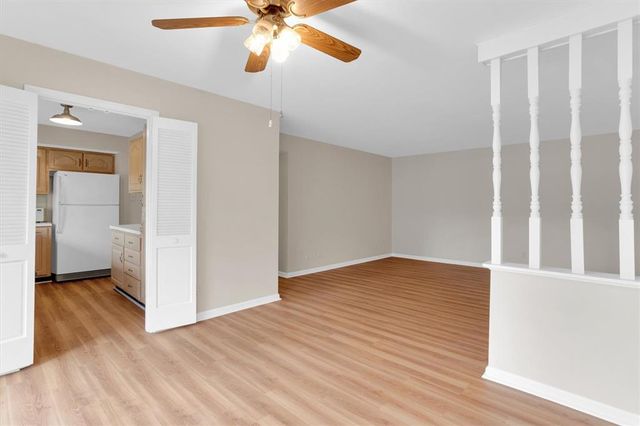 4298 Chateau De Ville Drive A, St Louis, MO 63129