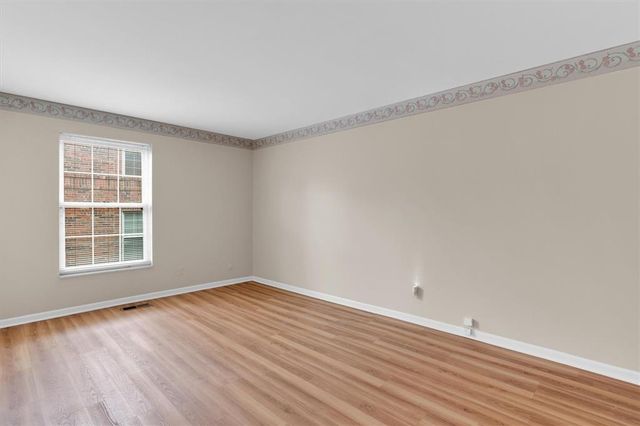 4298 Chateau De Ville Drive A, St Louis, MO 63129