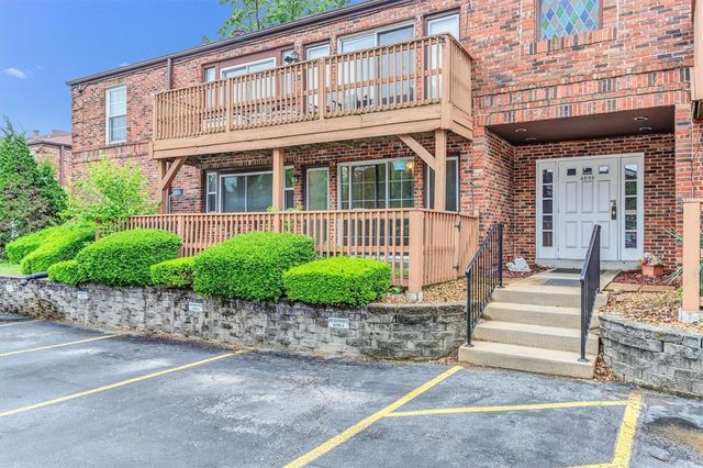4298 Chateau De Ville Drive A, St Louis, MO 63129