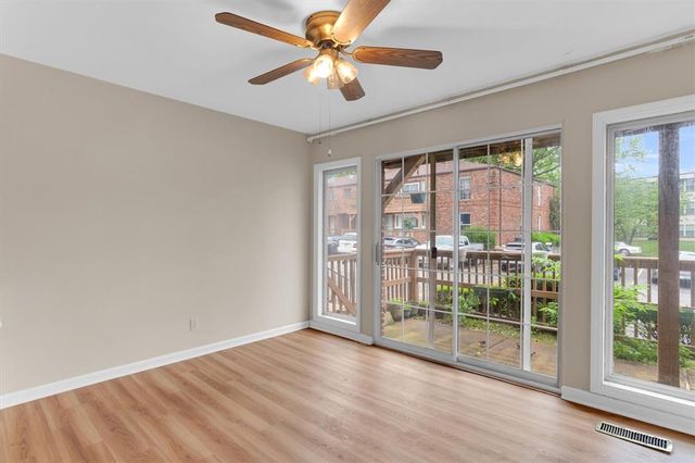 4298 Chateau De Ville Drive A, St Louis, MO 63129