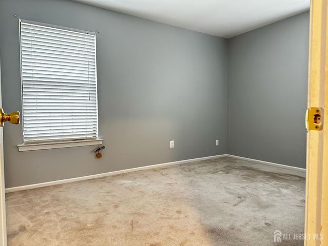 701 Woodbridge Commons Way, Iselin, NJ 08830