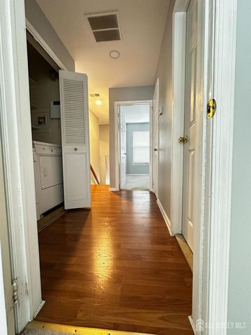 701 Woodbridge Commons Way, Iselin, NJ 08830