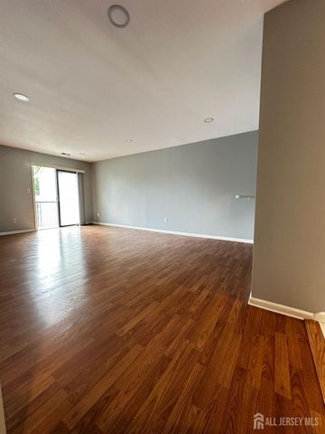 701 Woodbridge Commons Way, Iselin, NJ 08830