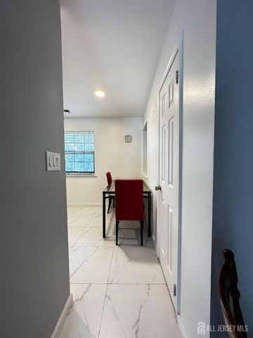 701 Woodbridge Commons Way, Iselin, NJ 08830