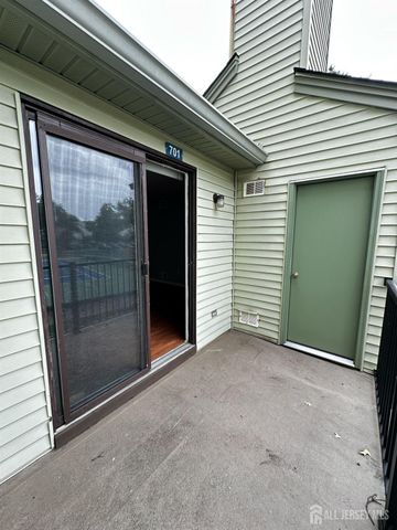 701 Woodbridge Commons Way, Iselin, NJ 08830