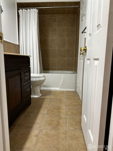 701 Woodbridge Commons Way, Iselin, NJ 08830