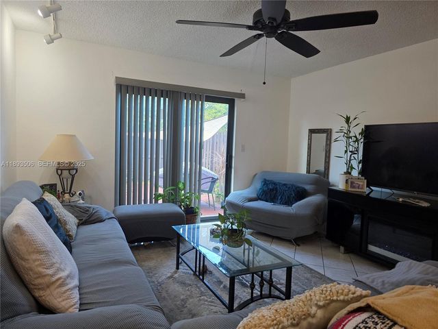 8000 SW 152nd Avenue 115, Miami, FL 33193