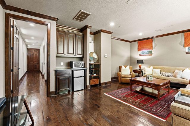 3751 Aberdeen Way, Houston, TX 77025