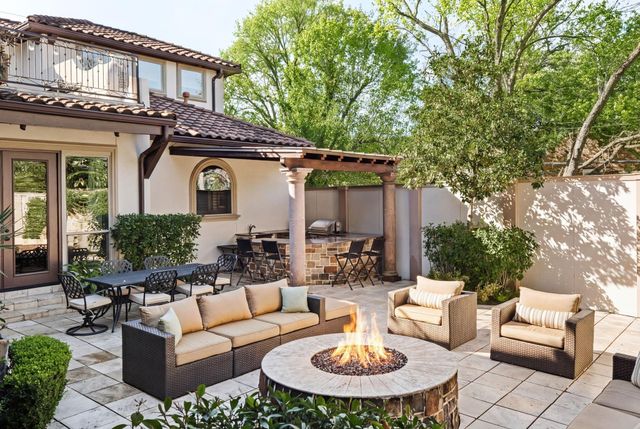 3751 Aberdeen Way, Houston, TX 77025