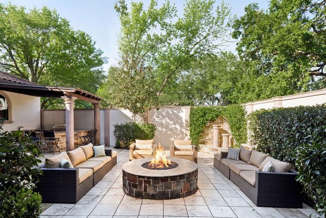 3751 Aberdeen Way, Houston, TX 77025