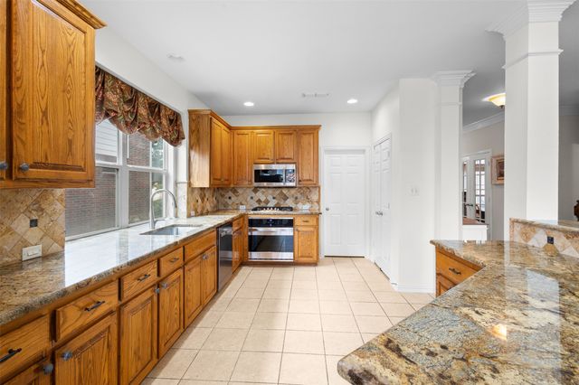 2307 Bear Run Road, Arlington, TX 76001