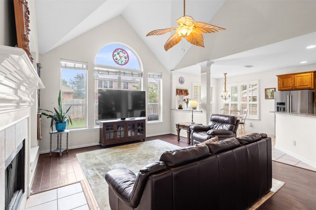 2307 Bear Run Road, Arlington, TX 76001