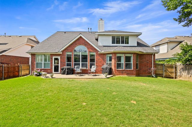2307 Bear Run Road, Arlington, TX 76001
