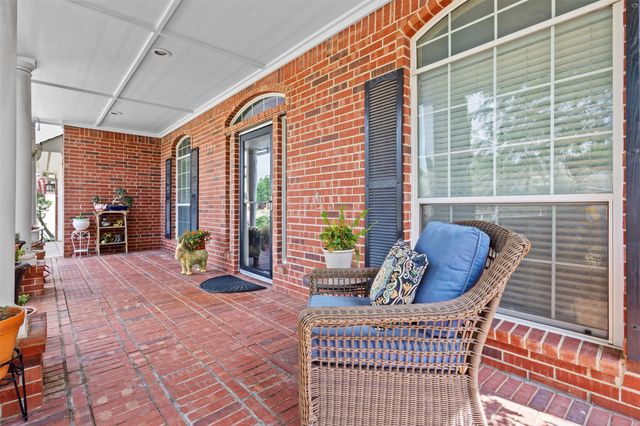 2307 Bear Run Road, Arlington, TX 76001