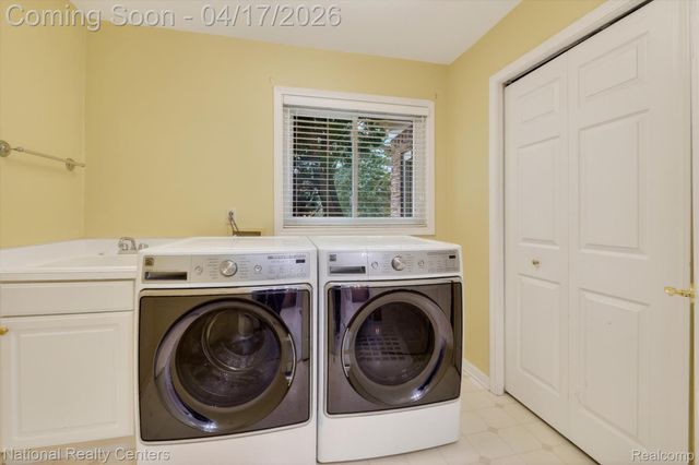 22270 Boulder Drive, Farmington Hills, MI 48335