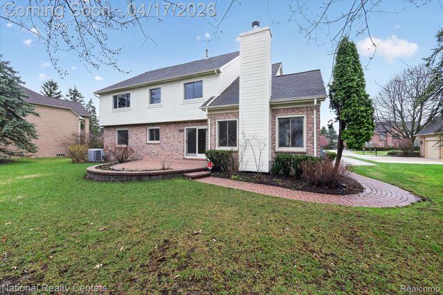 22270 Boulder Drive, Farmington Hills, MI 48335