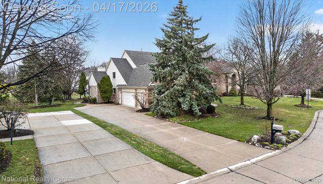 22270 Boulder Drive, Farmington Hills, MI 48335