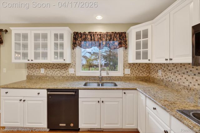 22270 Boulder Drive, Farmington Hills, MI 48335