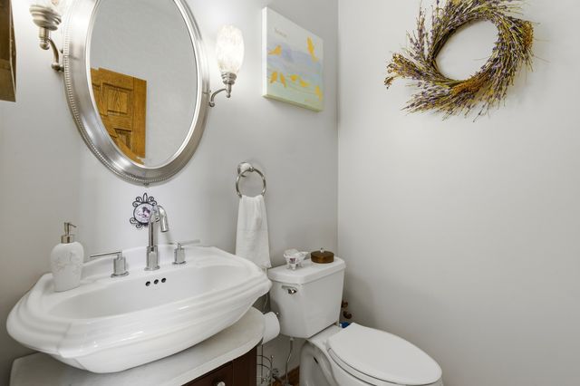 8304 Queen Victoria Lane, Tinley Park, IL 60477