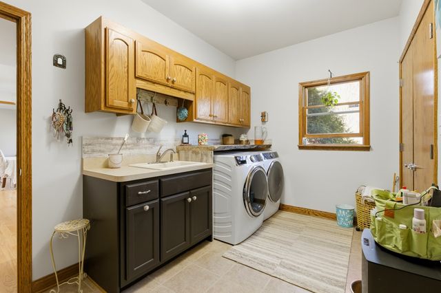 8304 Queen Victoria Lane, Tinley Park, IL 60477