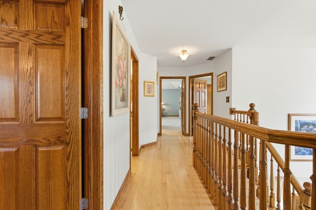 8304 Queen Victoria Lane, Tinley Park, IL 60477