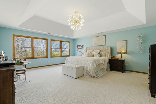 8304 Queen Victoria Lane, Tinley Park, IL 60477