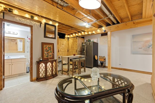 8304 Queen Victoria Lane, Tinley Park, IL 60477