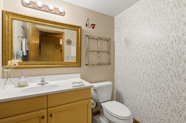 8304 Queen Victoria Lane, Tinley Park, IL 60477