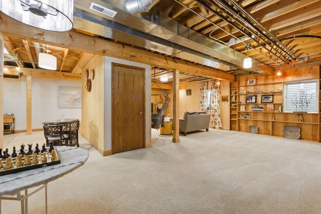 8304 Queen Victoria Lane, Tinley Park, IL 60477