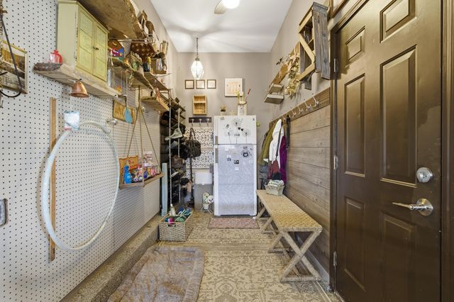 8304 Queen Victoria Lane, Tinley Park, IL 60477